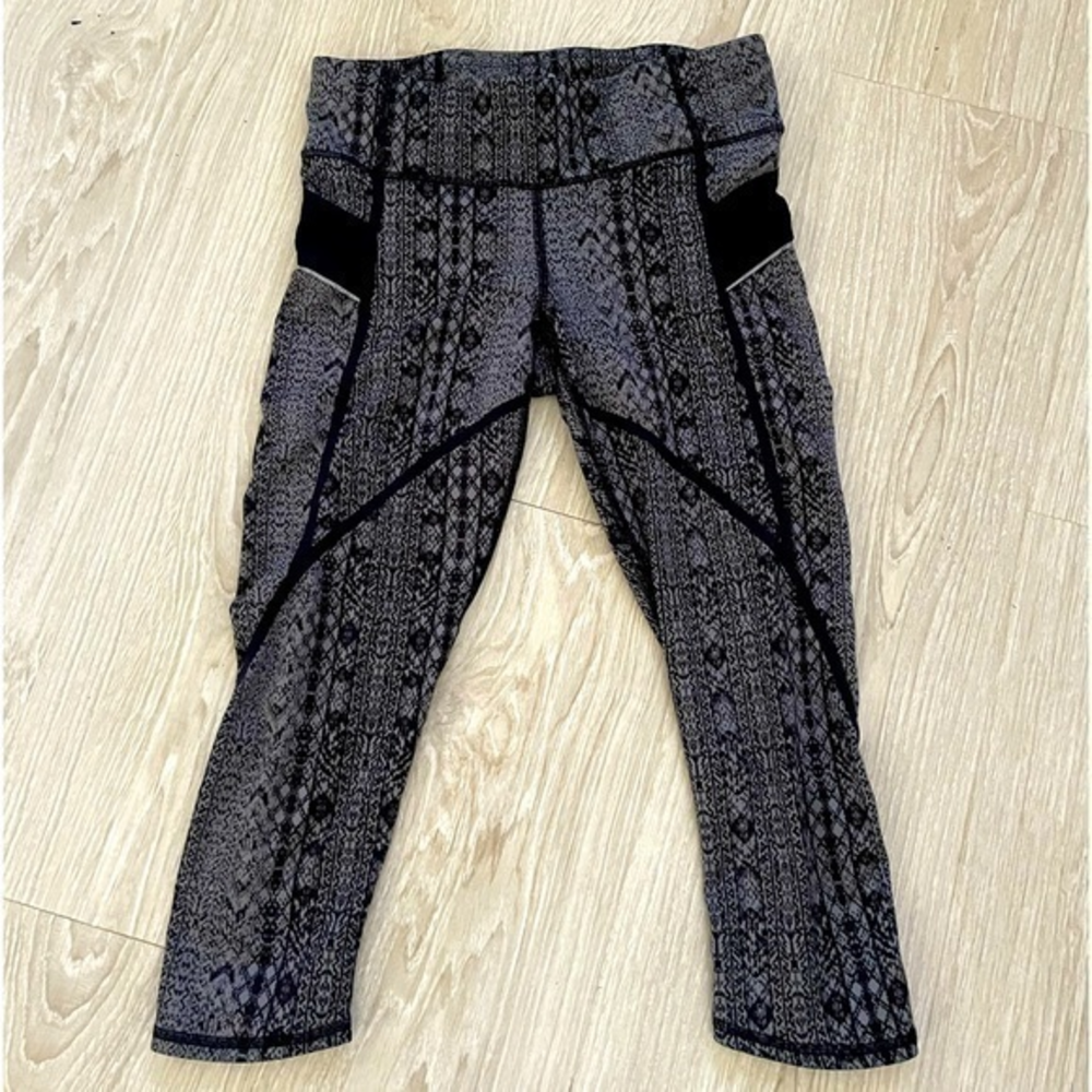 Athleta Leggings‎ Womens Size XS Prisma Stride Capri Black Grey Style 983394